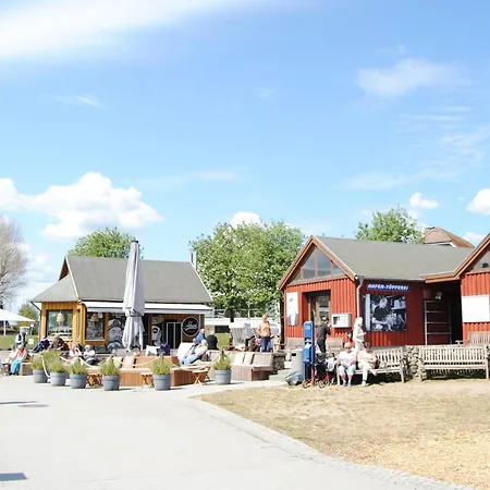 Mit Schwimmbad Apartment *