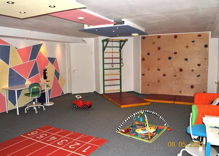 Mit Schwimmbad Appartement *